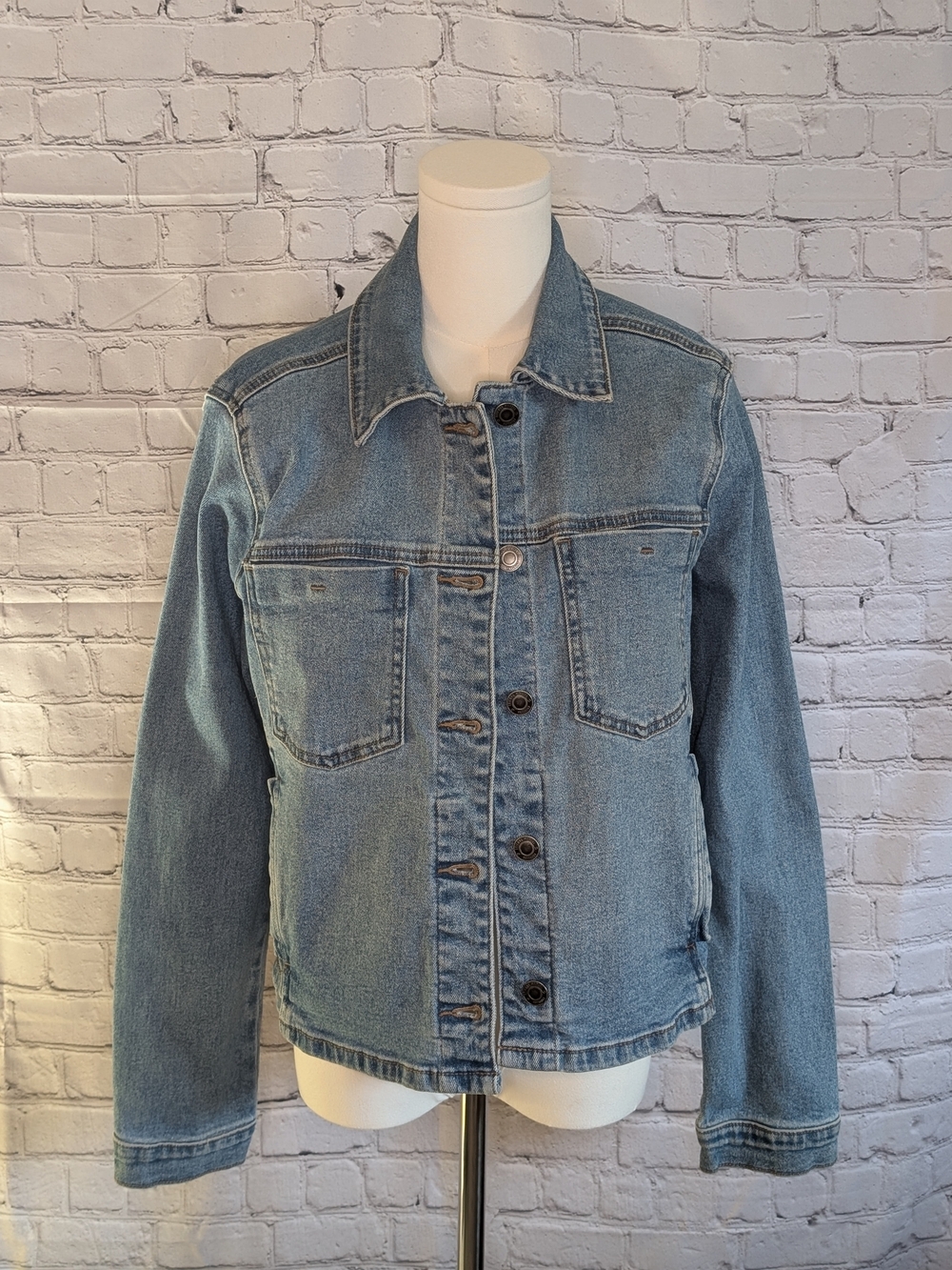 Etienne Marcel ladies jean jacket NWT Large